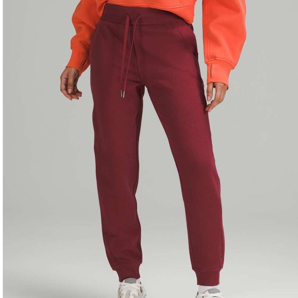 Lululemon Scuba High-Rise Jogger Mulled Wine Size 0 Excellent Condition Soft